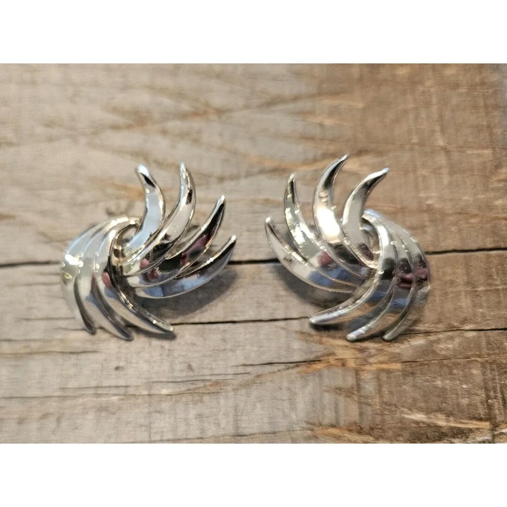 Silver Tone Clip On Earrings Abstract‎ Swirl Statement Jewelry